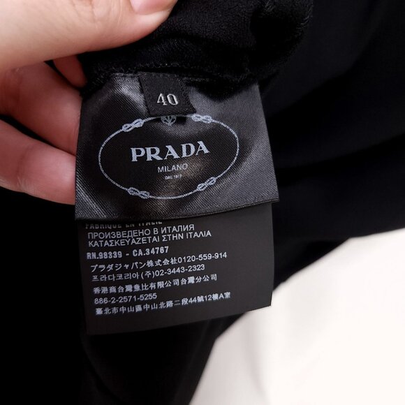 Prada Milano Made in Italy Ruffle Shift Dress Size 40 Womens Black Pleated - Picture 6 of 12